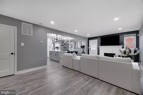 2410 Ritchie Rd, District Heights, MD 20747 photo 10