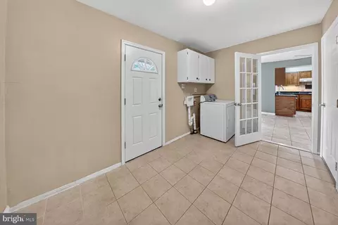 Entry Way - 12703 Cedarbrook Ln, Laurel, MD 20708 photo 4 of 4