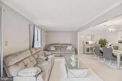 8500 Biscayne Ct, Marlboro, MD 20772 photo 5