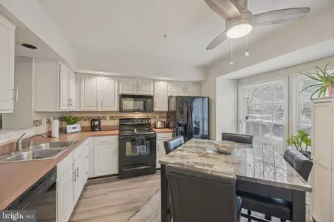 8500 Biscayne Ct, Marlboro, MD 20772 photo 9
