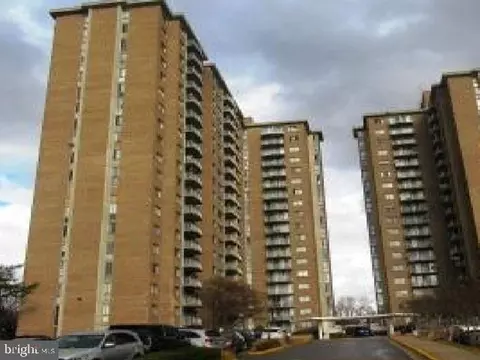 1836 Metzerott Rd #708, Hyattsville, MD 20783