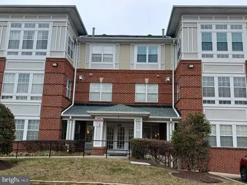 1 Cameron Grove Blvd #202, Marlboro, MD 20774