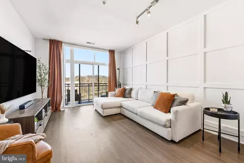 145 Riverhaven Dr #557, Oxon Hill, MD 20745