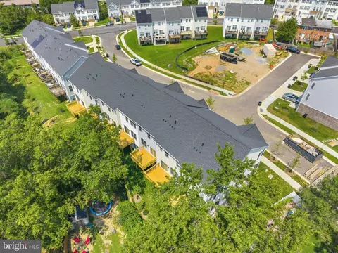 View/Area - 4917 Devitt Pl, Oxon Hill, MD 20745 photo 8 of 8