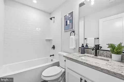 Bath - 4917 Devitt Pl, Oxon Hill, MD 20745 photo 2 of 4