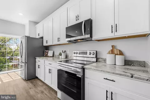 Kitchen - 4917 Devitt Pl, Oxon Hill, MD 20745 photo 2 of 2