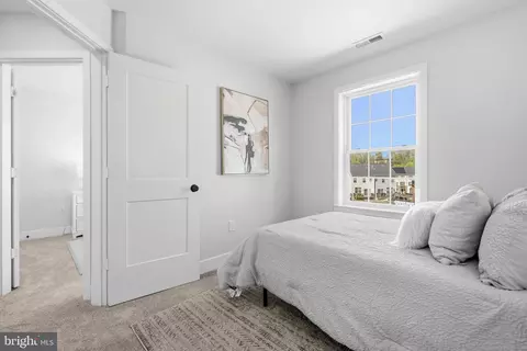 Bedroom - 4917 Devitt Pl, Oxon Hill, MD 20745 photo 6 of 8