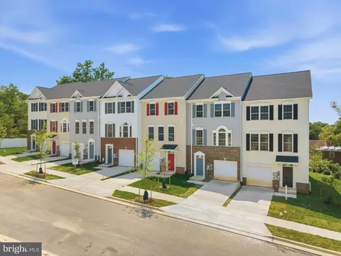 View/Area - 4917 Devitt Pl, Oxon Hill, MD 20745 photo 2 of 8