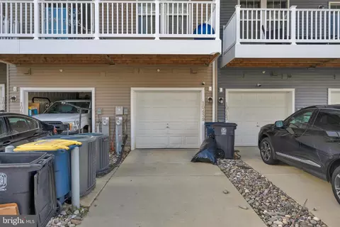 Exterior - 10439 John Glenn St, Lanham, MD 20706 photo 5 of 5