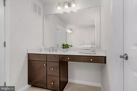 Bath - 10439 John Glenn St, Lanham, MD 20706 photo 2 of 5