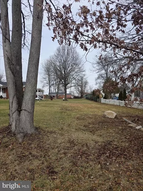 9524 Dubarry Ave, Lanham, MD 20706 photo 2