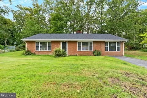 1401 Madison Dr, Fort Washington, MD 20744