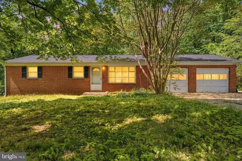 12404 Wallace Ln, Marlboro, MD 20772