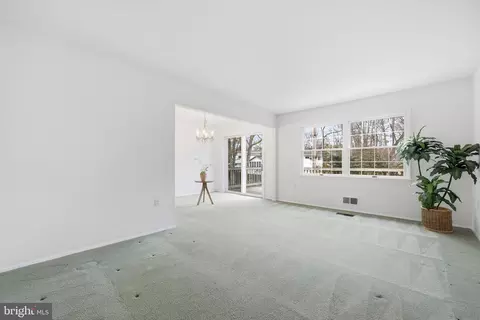Living - 6304 Forest Mill Ln, Laurel, MD 20707 photo 3 of 9