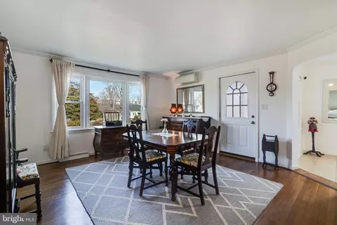 Dining - 6905 E Clinton St, Clinton, MD 20735 photo 4 of 5