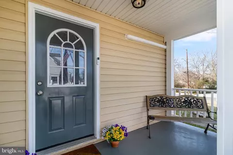 Exterior - 6905 E Clinton St, Clinton, MD 20735 photo 2 of 8
