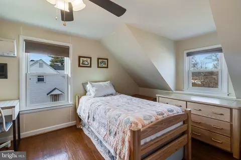 Bedroom - 6905 E Clinton St, Clinton, MD 20735 photo 4 of 6