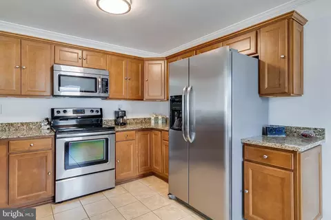 Kitchen - 6905 E Clinton St, Clinton, MD 20735 photo 2 of 6