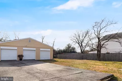 Exterior - 6905 E Clinton St, Clinton, MD 20735 photo 7 of 8