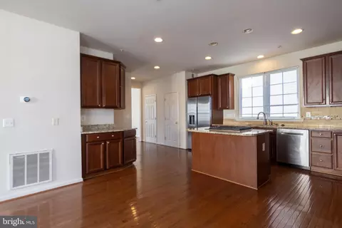 Entry Way - 9814 Traver St, Bowie, MD 20721 photo 6 of 16