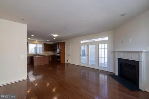 Living - 9814 Traver St, Bowie, MD 20721 photo 7 of 12