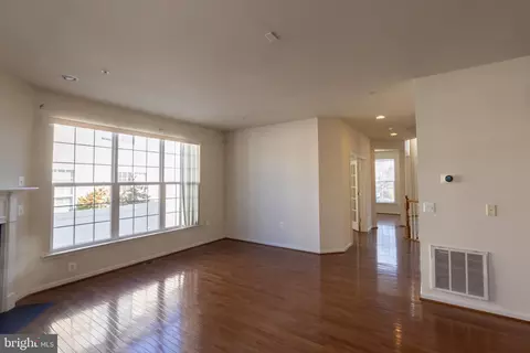 Living - 9814 Traver St, Bowie, MD 20721 photo 12 of 12