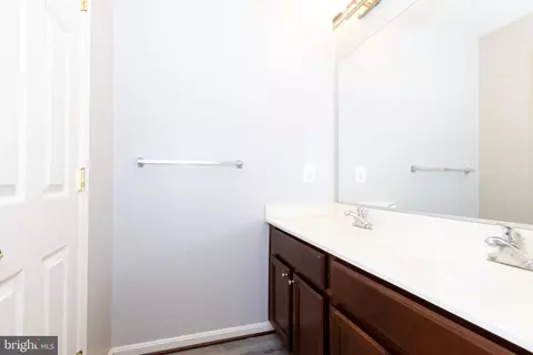Bath - 9814 Traver St, Bowie, MD 20721 photo 3 of 3