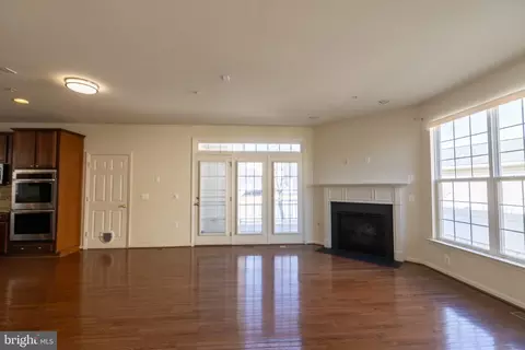 Living - 9814 Traver St, Bowie, MD 20721 photo 11 of 12