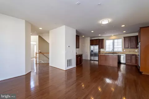 Living - 9814 Traver St, Bowie, MD 20721 photo 9 of 12