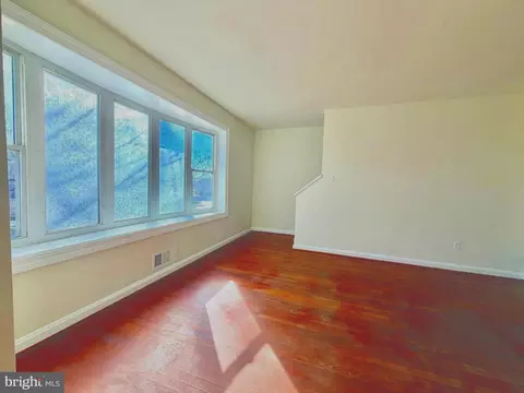Living - 8404 12th Ave, Silver Spring, MD 20903 photo 2 of 7
