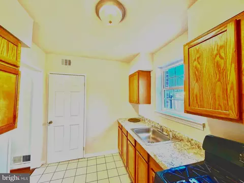 Entry Way - 8404 12th Ave, Silver Spring, MD 20903 photo 4 of 7