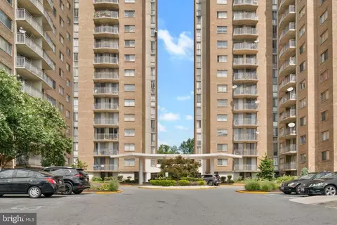 1836 Metzerott Rd #901, Hyattsville, MD 20783