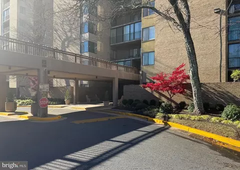 9200 Edwards Way #908, Hyattsville, MD 20783