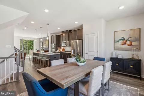 Entry Way - 7035 Gladebrook Rd, Brandywine, MD 20613 photo 4 of 14