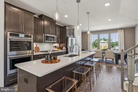 Entry Way - 7035 Gladebrook Rd, Brandywine, MD 20613 photo 5 of 14