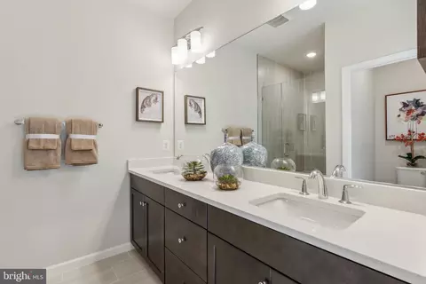 Bath - 7035 Gladebrook Rd, Brandywine, MD 20613 photo 3 of 3