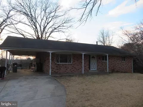 6318 Barrs Ln, Lanham, MD 20706
