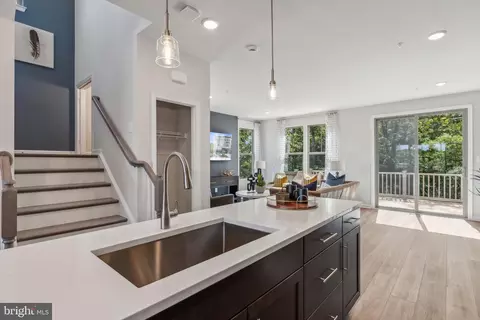 Entry Way - 7023 Gladebrook Rd, Brandywine, MD 20613 photo 10 of 14
