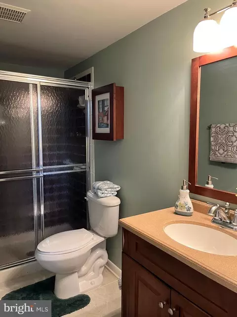Bath - 7018 Redmiles Rd, Laurel, MD 20707 photo 7 of 8
