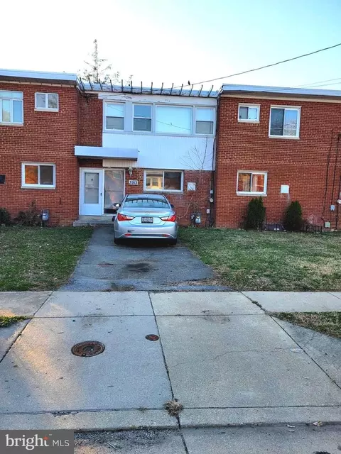 3913 Triton Ct, Temple Hills, MD 20748