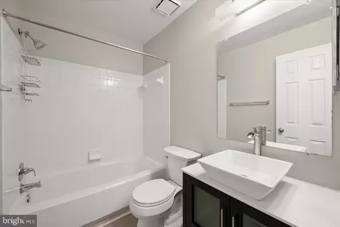 Bath - 10789 Kitchener Ct, Bowie, MD 20721 photo 3 of 4