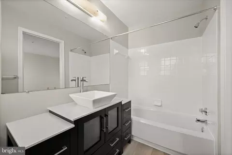Bath - 10789 Kitchener Ct, Bowie, MD 20721 photo 2 of 4