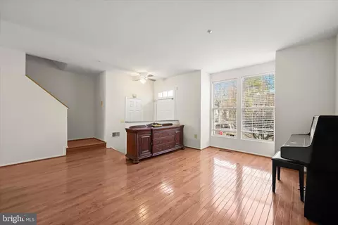 Living - 10789 Kitchener Ct, Bowie, MD 20721 photo 4 of 9