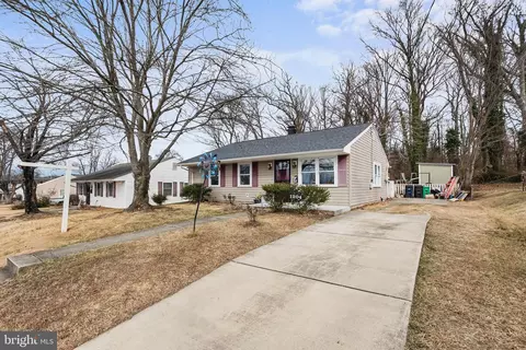 1204 Lindsay Rd, Oxon Hill, MD 20745
