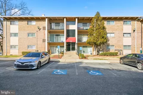 7609 Fontainebleau Dr #2206, Hyattsville, MD 20784