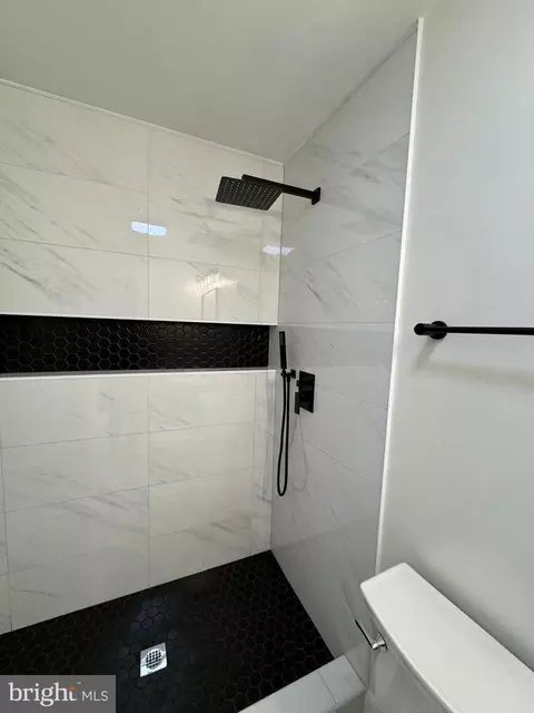 7023 Dolphin Rd, Lanham, MD 20706 photo 37