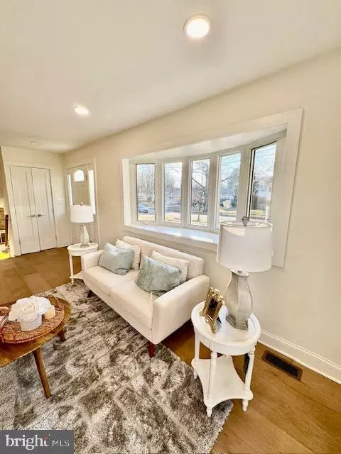 7023 Dolphin Rd, Lanham, MD 20706 photo 6