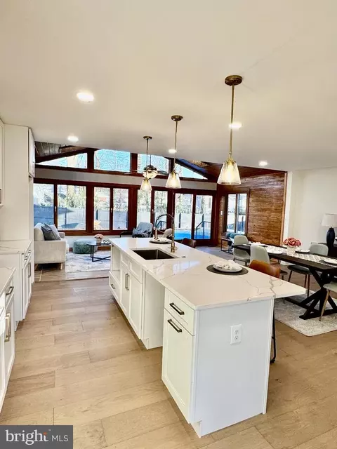 7023 Dolphin Rd, Lanham, MD 20706 photo 10