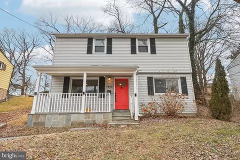 7815 Johnson Ave, Lanham, MD 20706