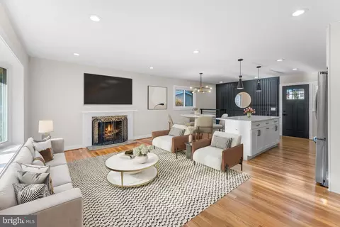 6406 Elmhurst St, District Heights, MD 20747